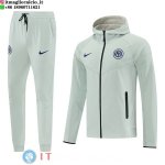 Giacca con Cappuccio e Zip Completa e Pantaloni Inter Milan 2026/2027 Grigio Giacca con Cappuccio e Zip Completa e Pantaloni Inter Milan 2026/2027 Grigio