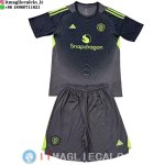 Maglia Set Completo Uomo Manchester United Portiere 2025/2026 Nero Grigio Maglia Set Completo Uomo Manchester United Portiere 2025/2026 Nero Grigio